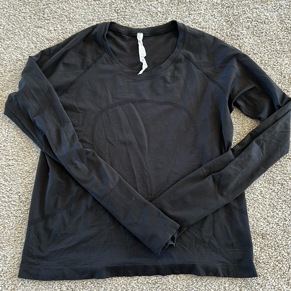 Lululemon swiftly tech long sleeve SHORT size 12 black
